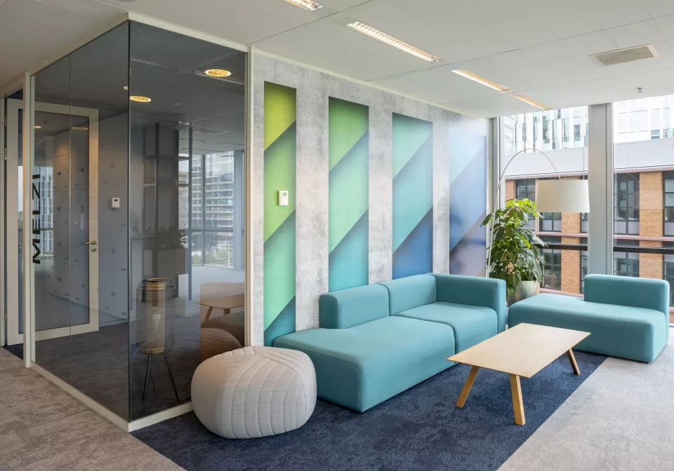 Een lounge in kantoorinrichting