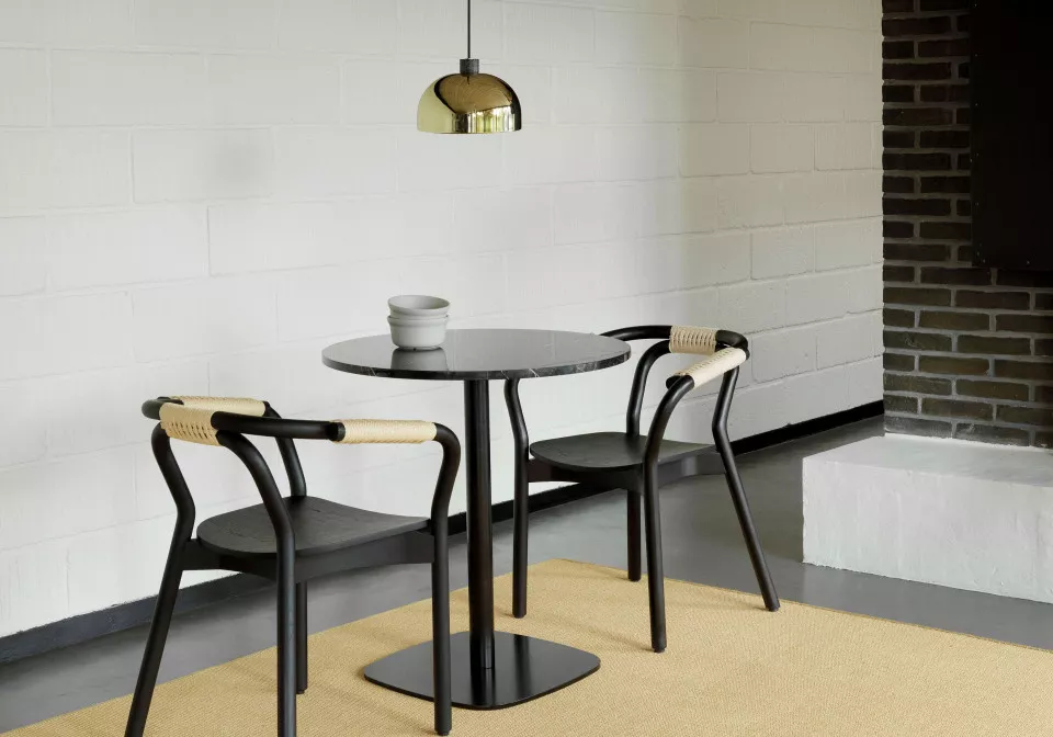 2020 Knot Chair Black Nature Form Cafe Table Marble O70 H745cm Black 01