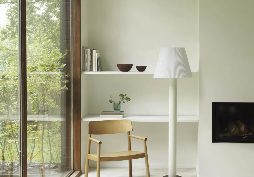 2023 Timb Lounge Armchair Tan Cellu Floor Lamp White Line Bowl O15 O23