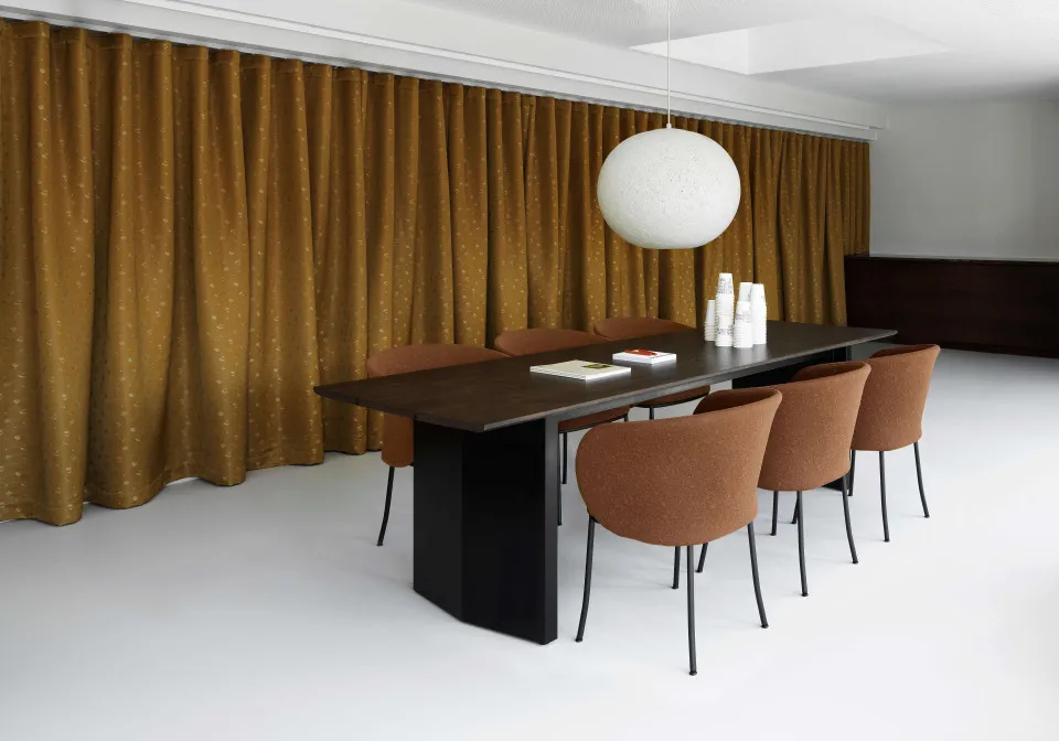 2025 Knit Armchair Brandy Panel Table 90x250 Black Dark Brown Pix Lamp O60cm