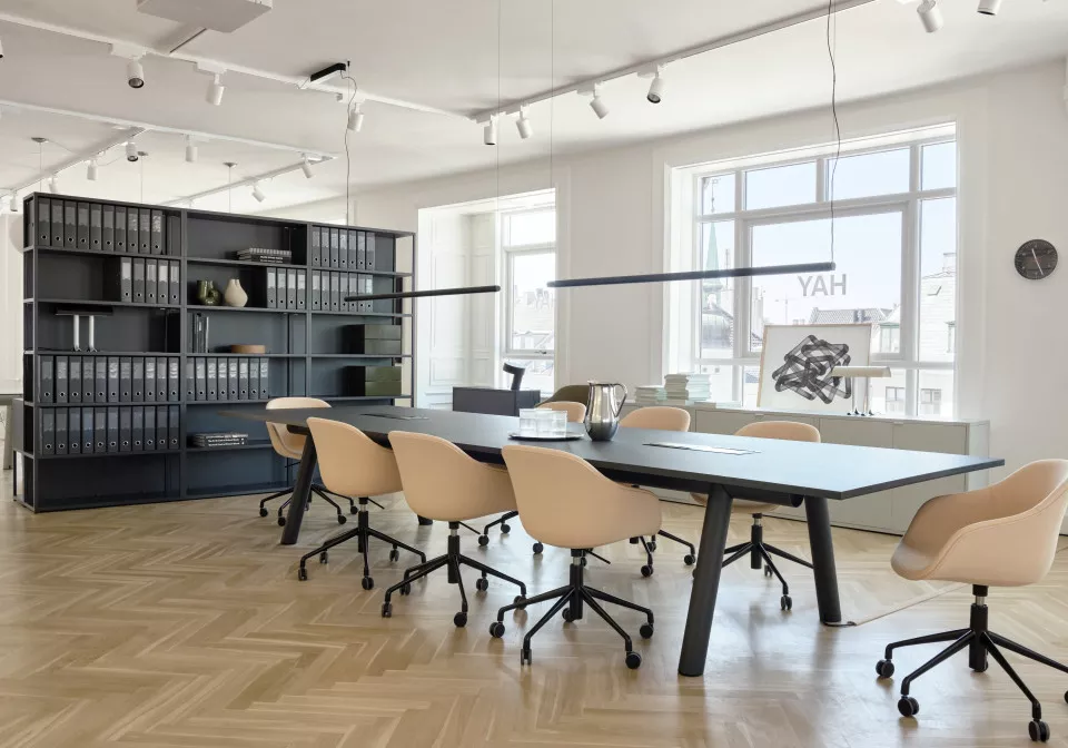 3 Days of Design 2023 AAC 253 Boa Table Factor Linear