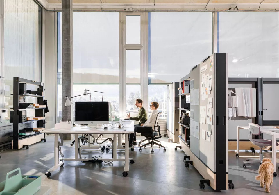 3382040 The Dancing Office Studio Huerlemann 0611 v fullbleed 1440x