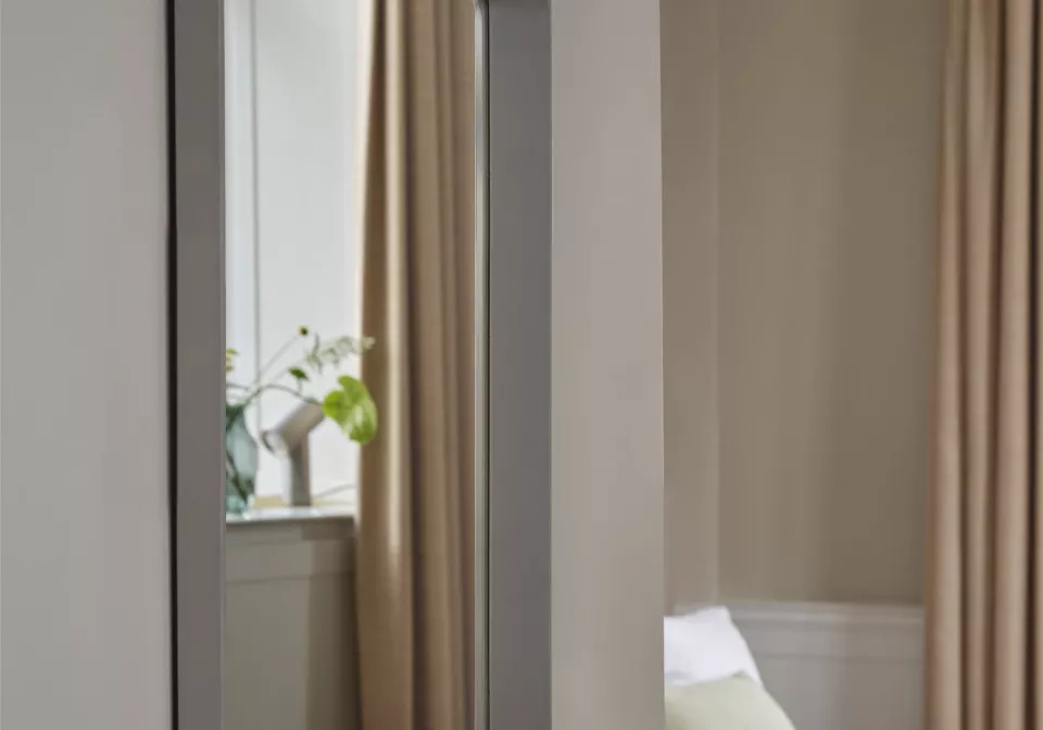 Arced mirror grey beam alu silent dark green mingle light green muuto org 150