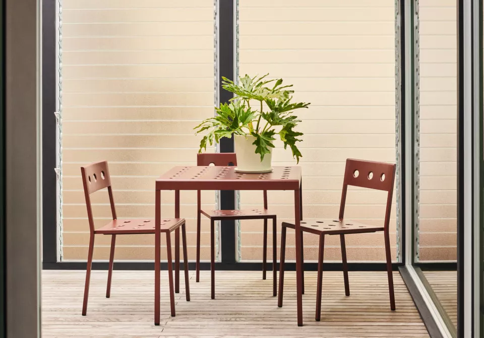 Balcony Table iron red Balcony Chair iron red Botanical Family Set XL off white