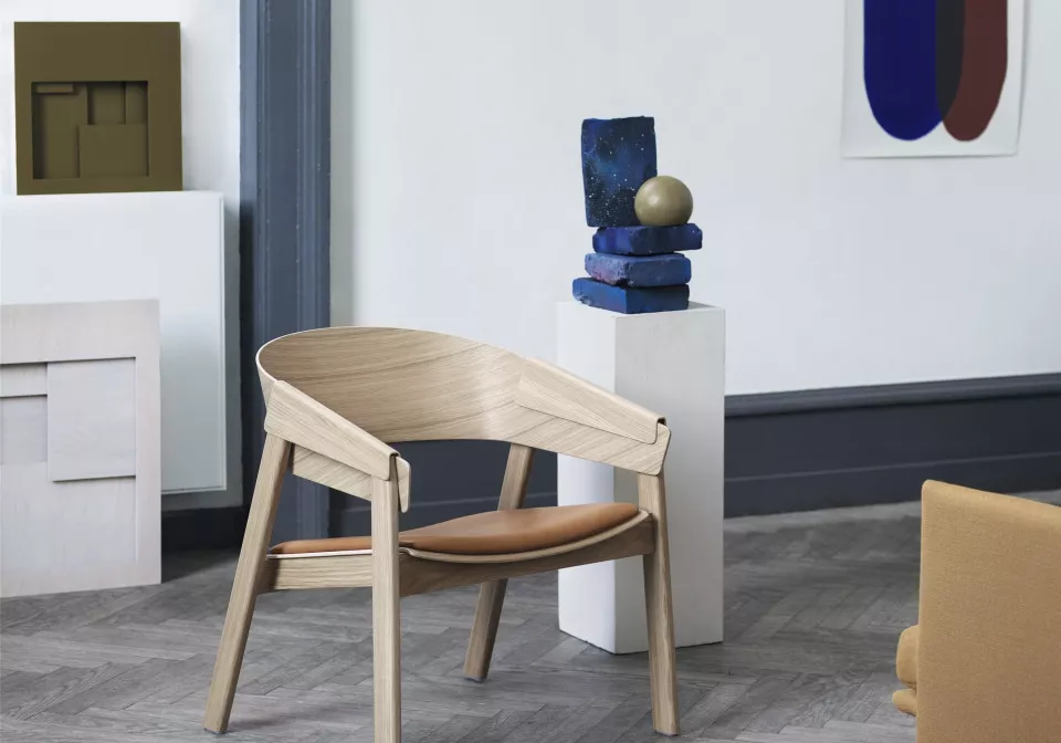 Cover Lounge Chair Oak Cognac Refine Outline Vidar 472 Muuto Org 150 v2
