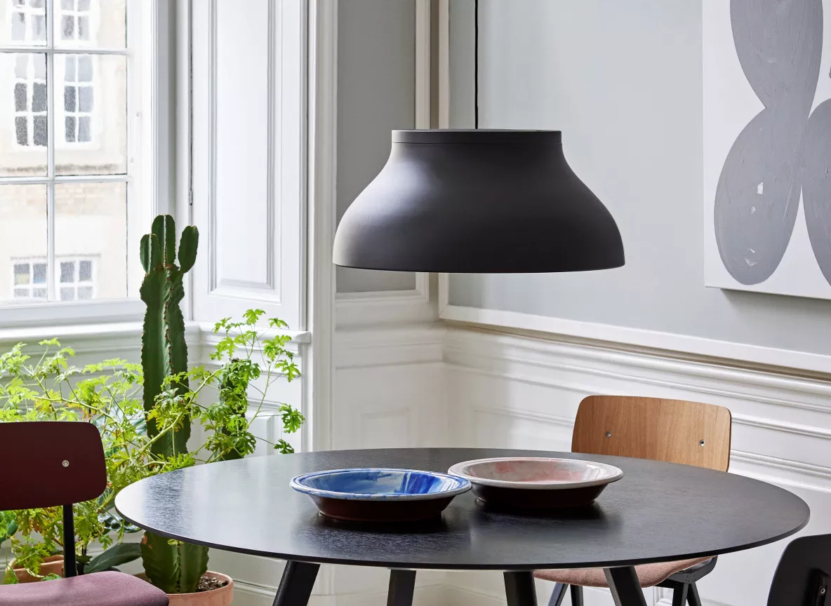 PC Pendant L soft black CPH 25 Round black Result Chair uph. 01 1