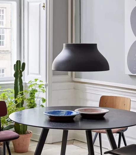 PC Pendant L soft black CPH 25 Round black Result Chair uph. 01 1