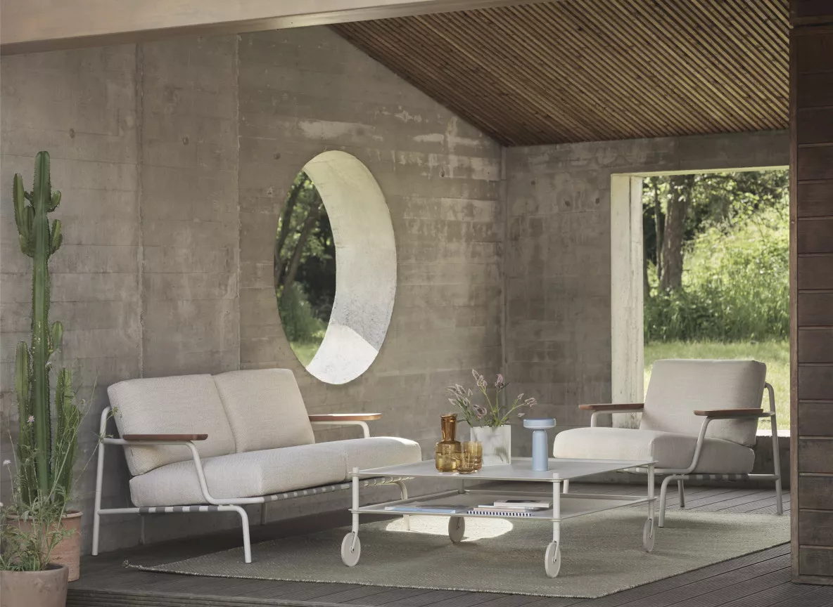 Settle sofa 2 laze 1 grey flow coffee table ply rug recycled poly moss green ridge vase 16 white frosted glass muuto org 150