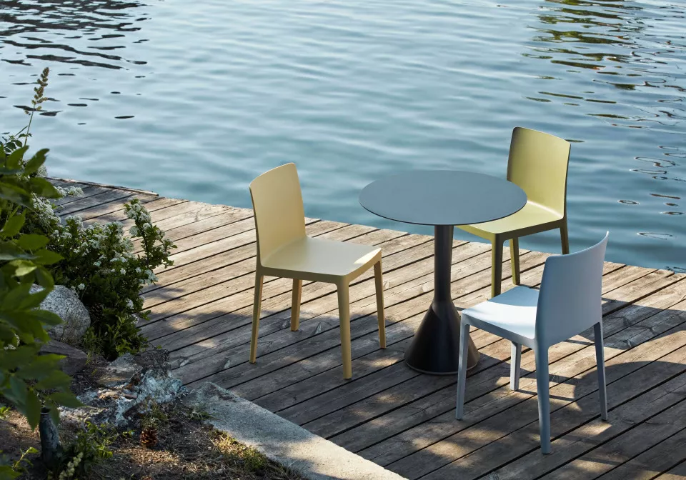 Elementaire Chair blue grey Elementaire Chair olive Elementaire Chair light yellow Palissade Cone Table anthracite