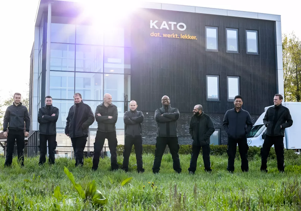 De monteurs van Kato