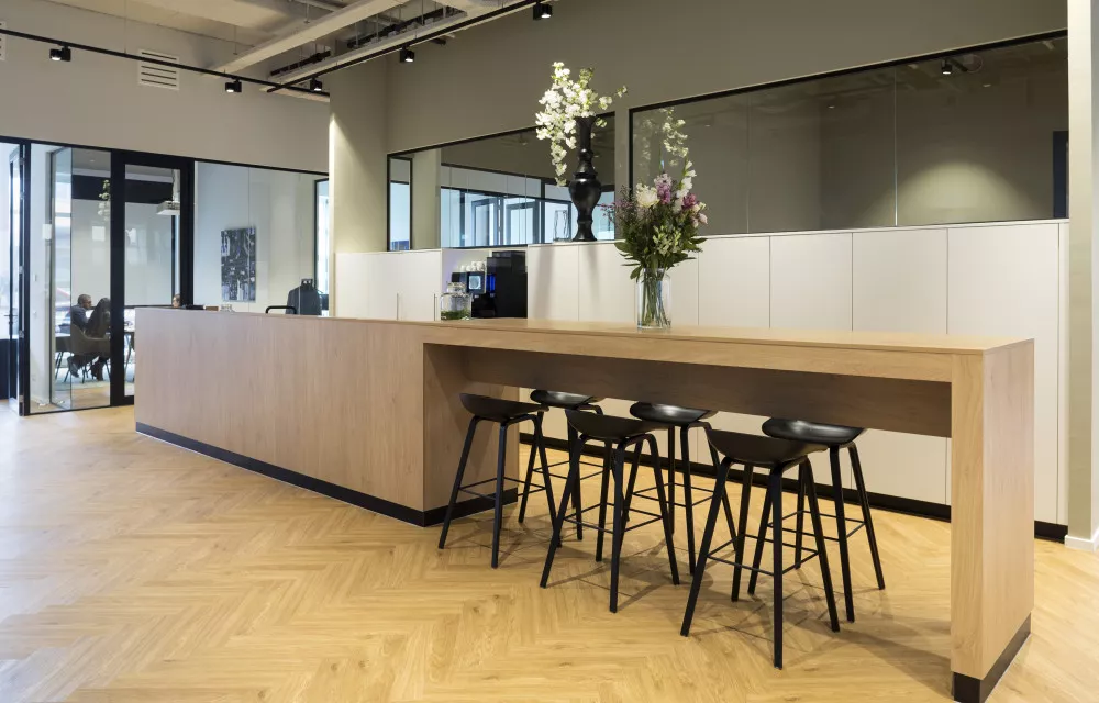 Aroundtown Amsterdam case zitplekken Kato Projecten