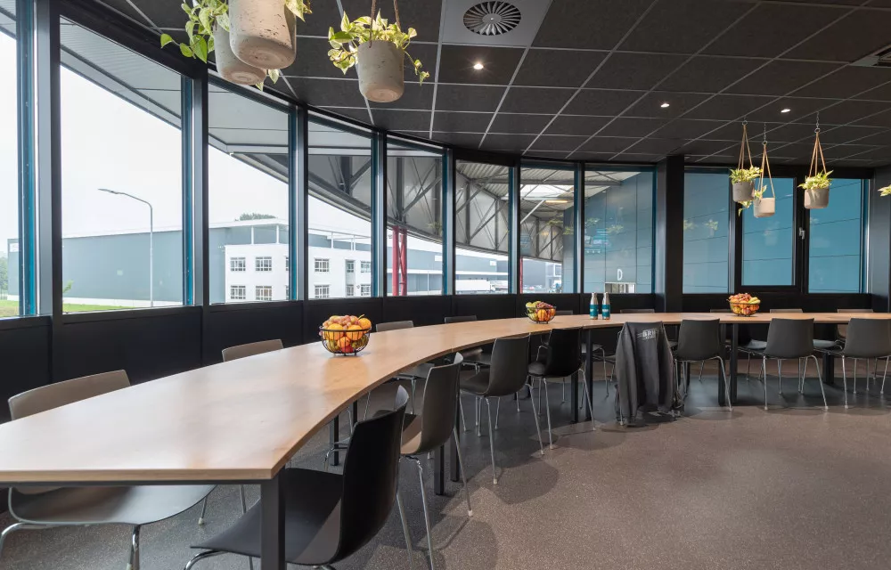 Brink Staalbouw case eettafel kato projecten