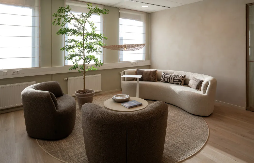 LR 20251107 LipologyClinic 0040 1