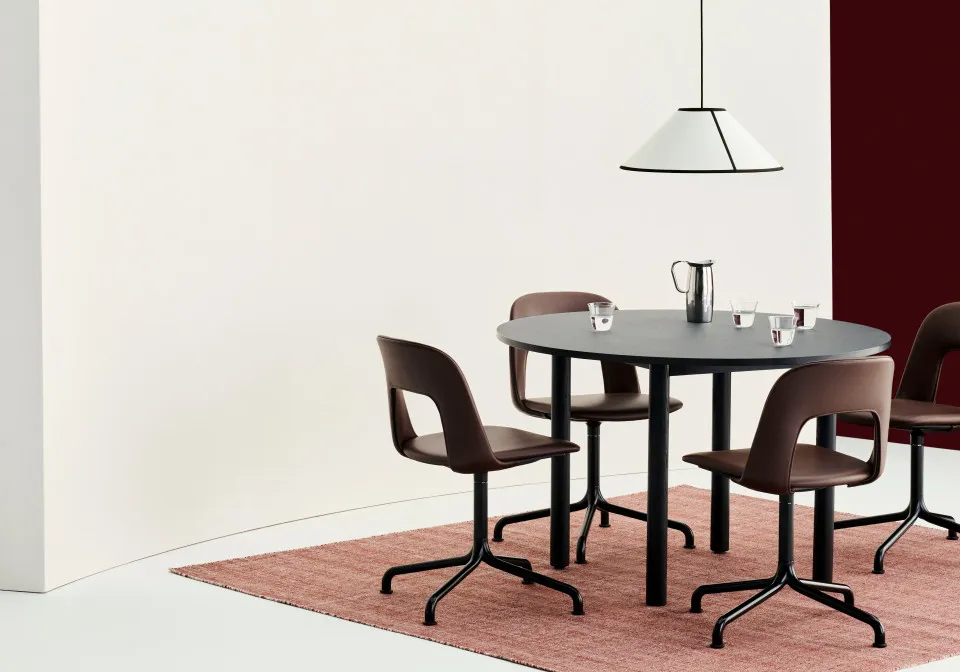 Layout Chair 154 Grano chocolate black base Annex Table Round dark grey lino tabletop charcoal alu legs Haze rug iron red