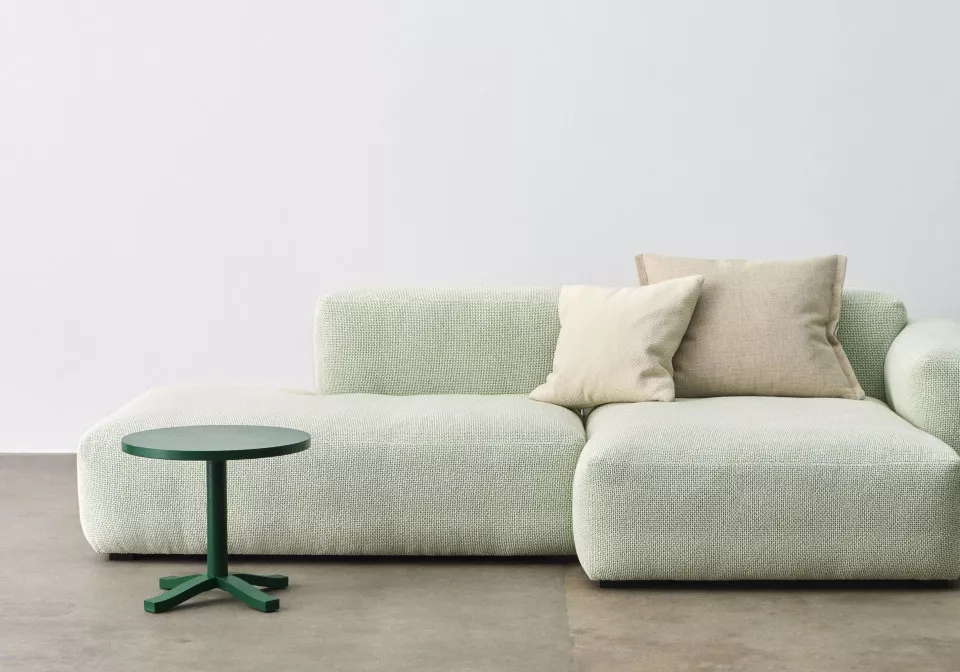 Mags Soft Low 25 Seater comb 3 Tartaglia 989 white stitching Pastis Coffee Table O46xH40 pine green wb lacquered ash base and tabletop Texture Cushion sand Plica Tint natural min min