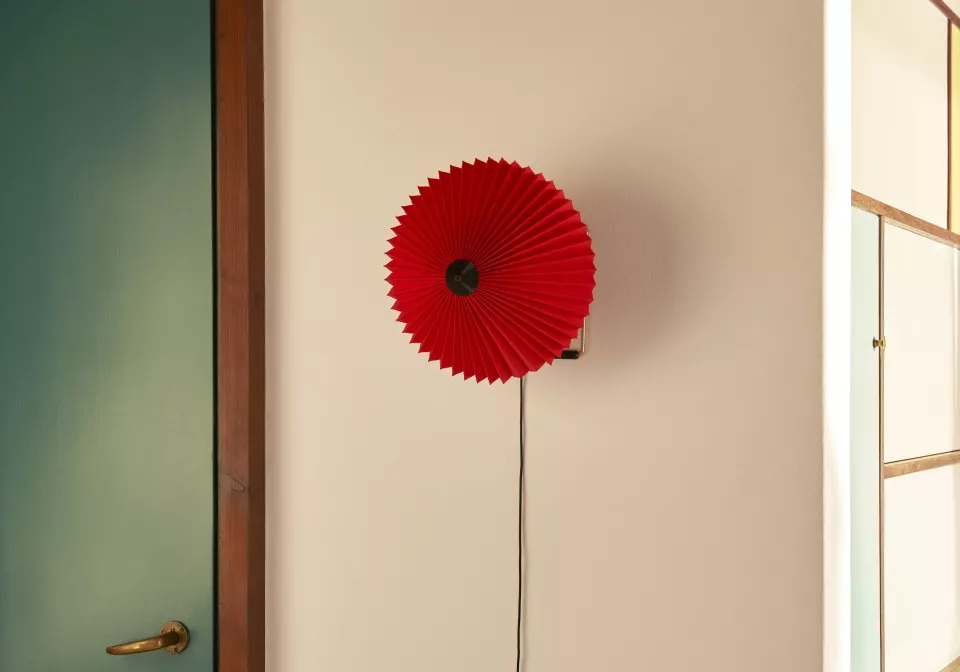 Matin Wall Lamp 300 bright red min