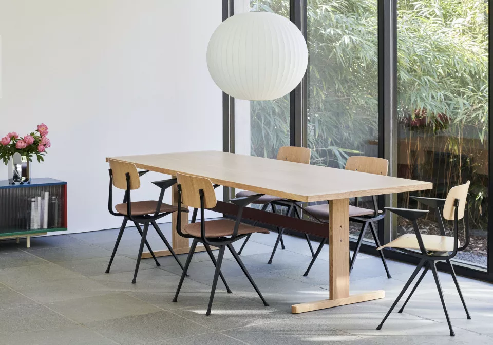 Passerelle Table wb lacquered oak burgundy crossbar Result Armchair wb lacquered oak back Canvas 356 seat black frame Nelson Ball Bubble Pendant L