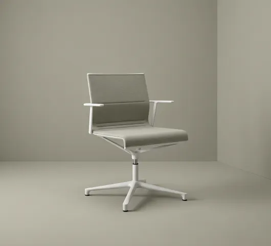 Colour the world vergaderstoel beige