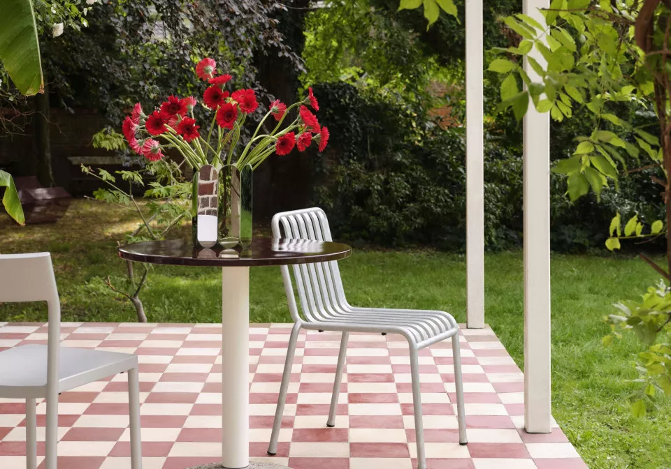 Type Chair silver grey aluminium Ceramic Table dia70xH74 bordeaux tabletop cream white tube concrete base 1
