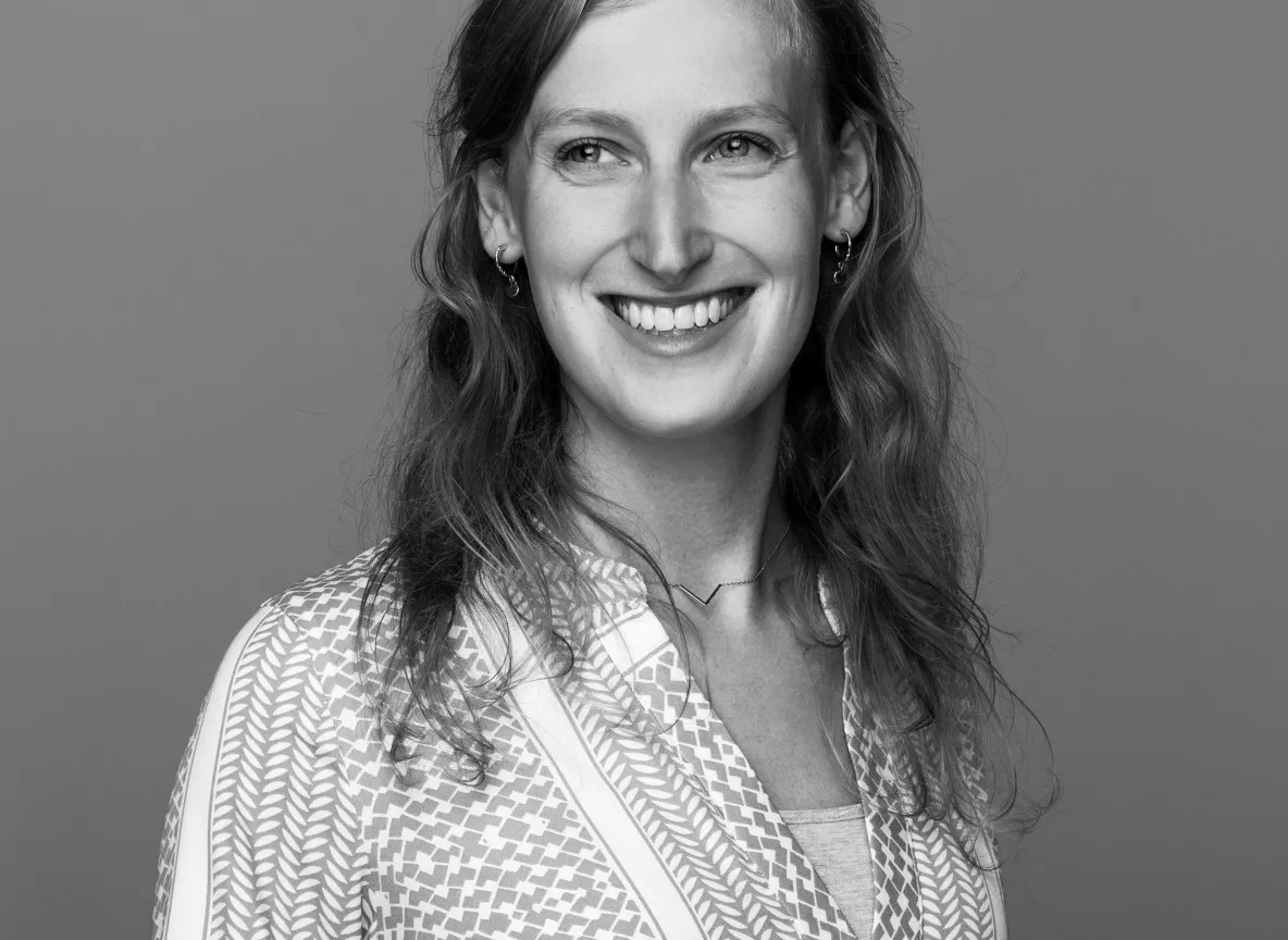 Danielle van Coeverden zwart wit