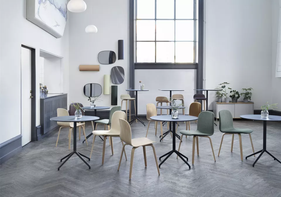 Still Café Tables Muuto