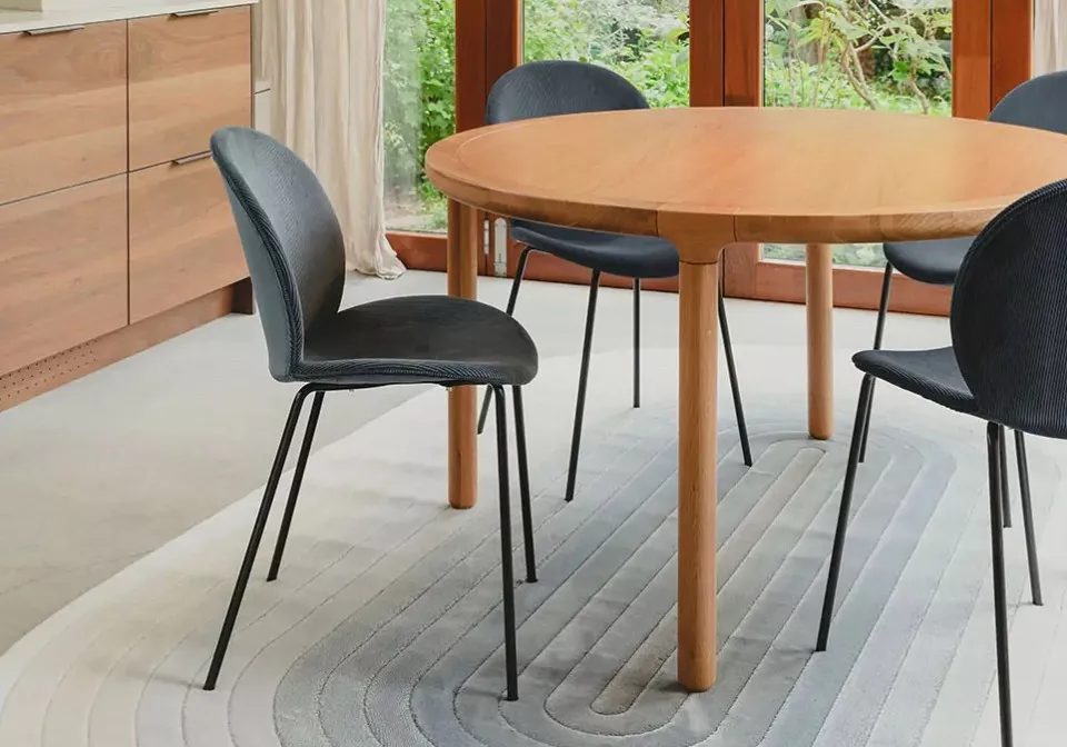 Zuiver stoelen en tafel 