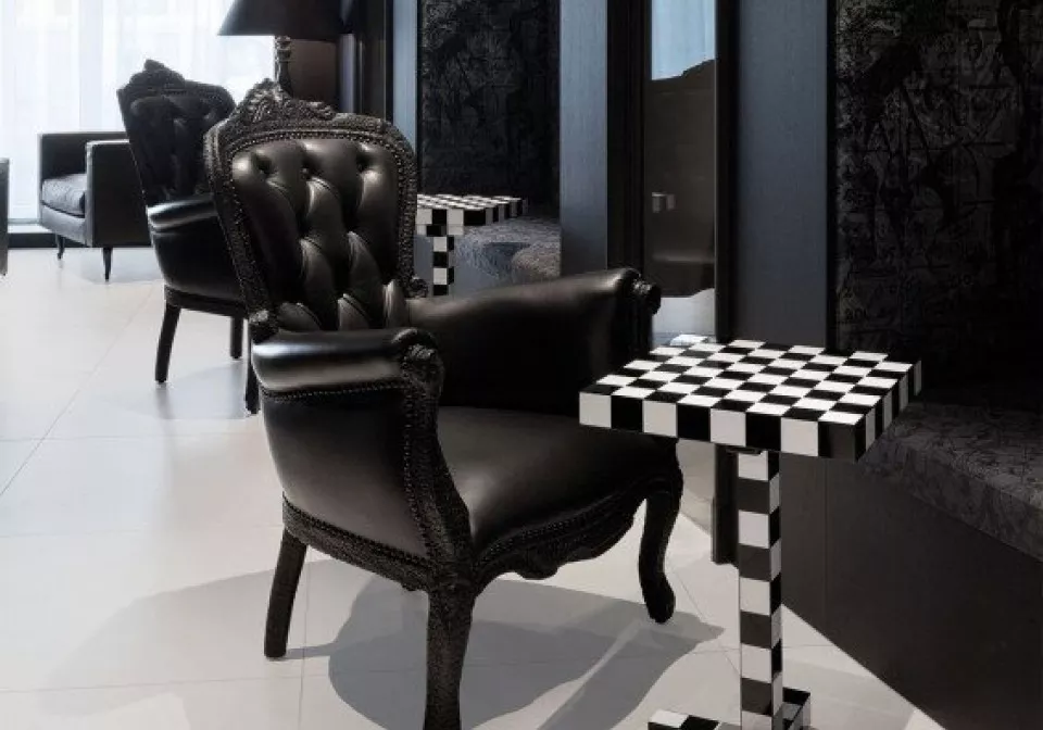 Moooi chess bijzettafel