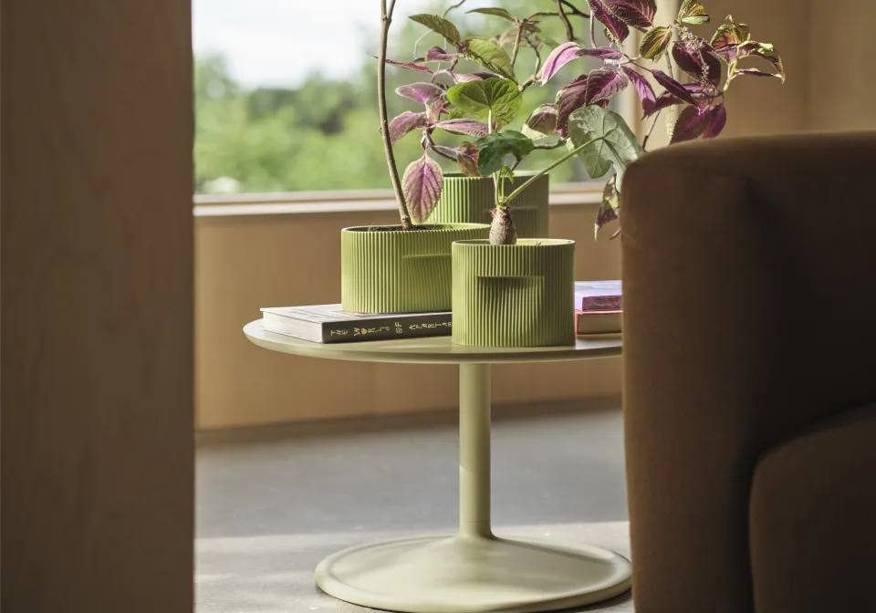ridge planter 13 15 24 moss green soft coffee table beige green muuto org 150 v2