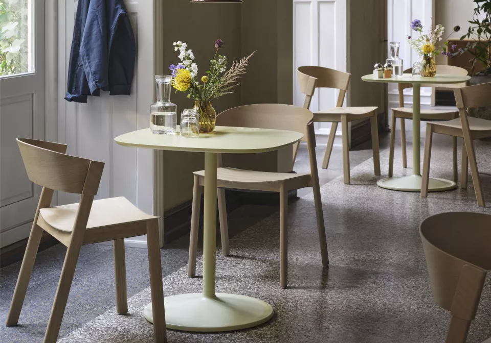 soft cafe table 70x70 h73 beige green cover side oak top pendant 21 deep red silent raise muuto org 150